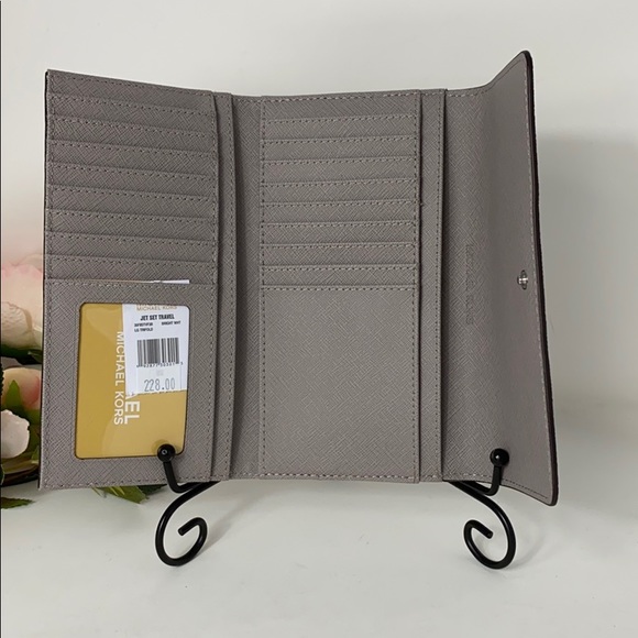 Michael Kors Large Tri-Folder Wallet Bright White - Picture 6 of 7